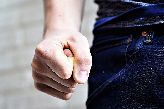 Массовая драка произошла около кафе во Владивостоке