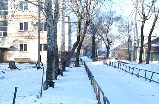 В районе библиотеки для слепых в Благовещенске оборудуют пешеходные дорожки