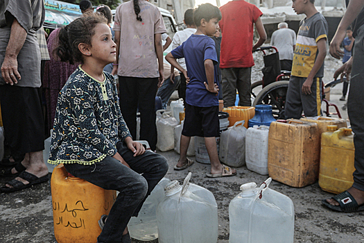 Дорога к разрушенным городам сектора Газа заполнена тысячами палестинцев