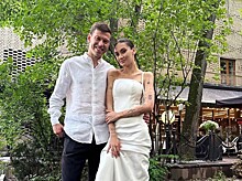 Футболист Смолов женился на модели Истоминой