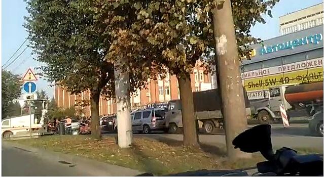 В Калининграде движение по дублеру Московского проспекта парализовало