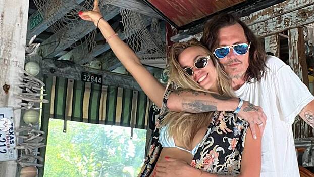 Русская девушка Джонни Деппа ответила на вопрос о визите актера в Россию