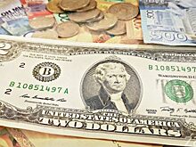 Доллар и евро в калужских банках пошли на взлет