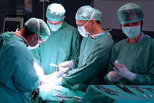 "360": хирурги МОНИКИ провели операцию 60-летнему пациенту, в мозговую артерию которого попал тромб