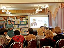 В библиотеке Мирного состоялась презентация книги «Закулисье» Галины Степановой