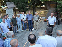 В Севастополе почтили память моряков "Отважного"