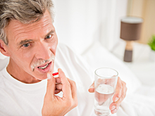 Врач назвал запрещенные при COVID-19 лекарства