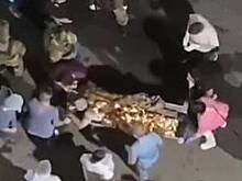 В сети появились кадры госпитализации военкора Поддубного