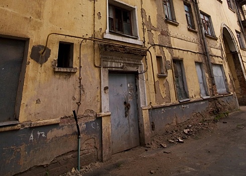 В Новосибирске признали аварийными 16 многоквартирных домов