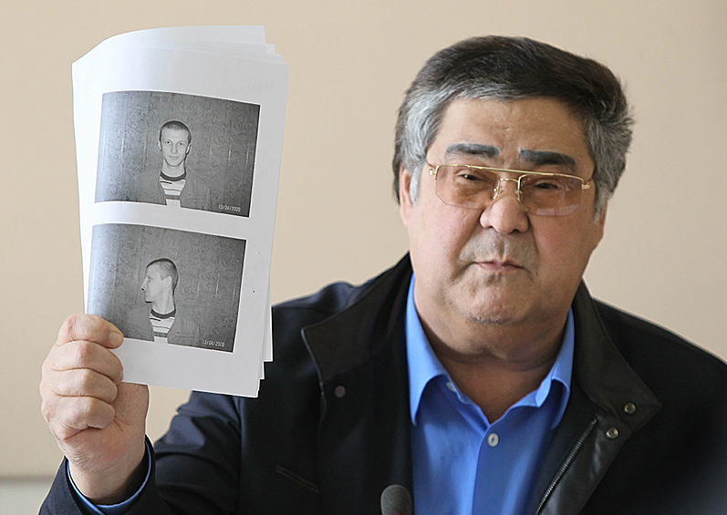 В 2010-м Тулеев вступил в «Единую Россию». Он оставался губернатором до весны 2018 года. 25 марта 2018-го в кемеровском торговом центре «Зимняя вишня» произошел пожар. Его жертвами стали 60 человек, среди которых было много детей, в том числе и племянница губернатора. Через несколько дней в городе прошел митинг, участники которого потребовали отставки Тулеева. Сначала он называл протестующих «бузотерами», но 1 апреля попросил Путина о досрочной отставке. 