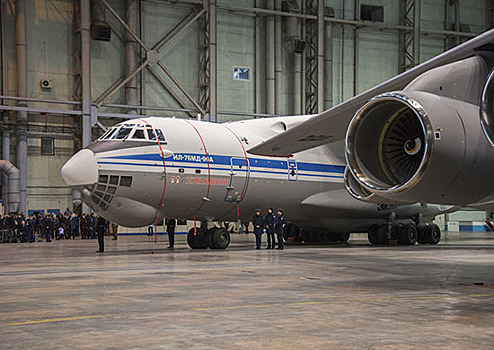 Одному из переданных ВТА самолетов Ил-76 присвоено имя авиаконструктора Генриха Новожилова