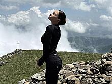 Валя Карнавал подогрела слухи о романе с бизнесменом из Армении