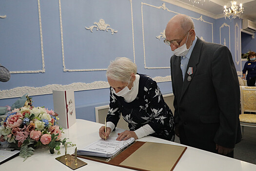 С «бриллиантовой свадьбой» поздравили нижегородскую семью Слепнёвых