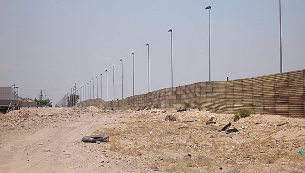 Прокурор Калифорнии подал иск против стены на границе с Мексикой