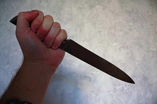 За нападение с ножом на полицейского волгоградцу грозит тюрьма