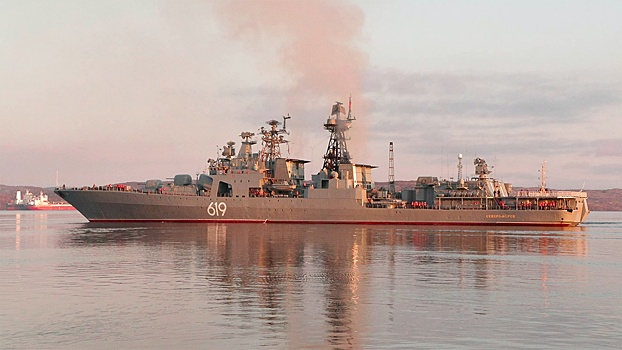 Корабли Северного флота вернулись домой из арктического похода