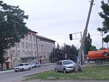 Пьяный водитель въехал в столб в Георгиевске и покалечил пассажиров