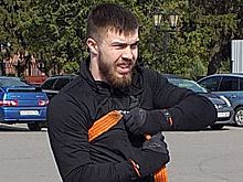 Две тонны в стойке на руках