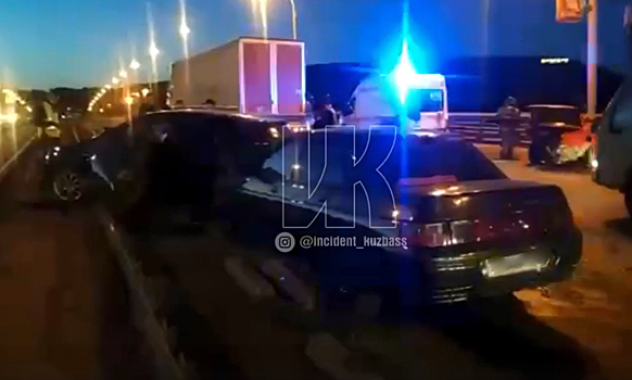 Девушка устроила массовое ДТП с пострадавшим на кемеровском Кузнецком мосту
