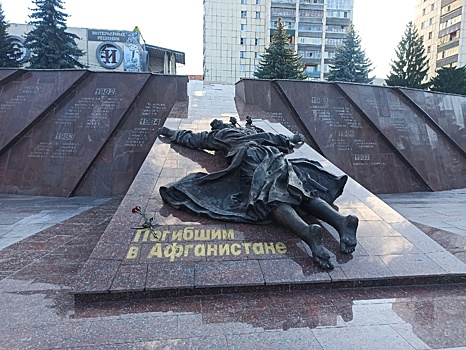 В Курске реконструируют памятник «Скорбящая мать»