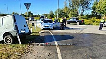 В Черняховске водитель микроавтобуса на перекрёстке не уступил дорогу и врезался в легковушку