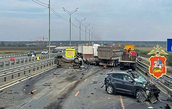 В Подмосковье из-за гололедицы произошло массовое ДТП