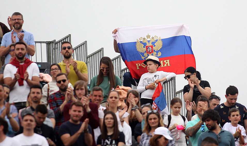 Российские болельщики на финальном матче теннисного турнира Serbia Open между Андреем Рублевым (Россия) и Новаком Джоковичем (Сербия)