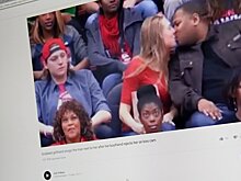Влюбленные поссорились на трибуне из-за Kiss Cam