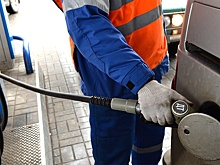 "РГ" выяснила у экспертов, что будет с ценами на дизтопливо на АЗС