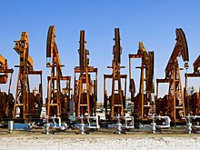 Bloomberg: новые санкции ЕС против РФ могут затронуть нефтяные компании и банки