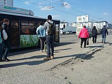 «Женщинам с детьми и пенсионерам негде укрыться»: студенты требуют вернуть остановку у ВолГУ