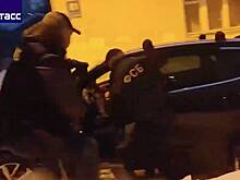 Задержание двух российских чиновников за крупную взятку попало на видео