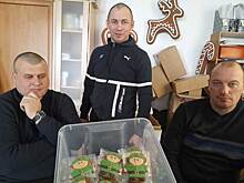 «Музыканты» из Чулыма встретили бердчан с посылками для мобилизованных на блокпосту СВО