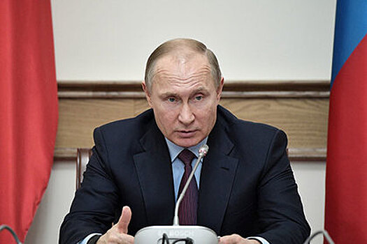 Путин порассуждал о соседстве трона и эшафота