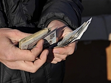 Волгоградский слесарь, покупая билеты на концерт, стал жертвой аферистки