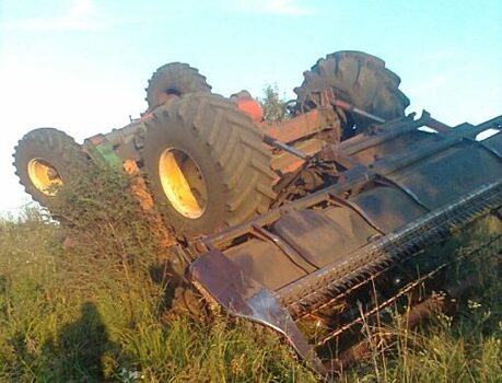 В Орловской области в ДТП погиб водитель комбайна