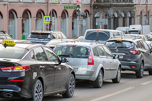 Renault Logan — самый распространенный автомобиль такси в России