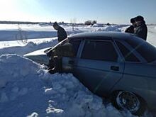Пьяный водитель взял попутчицу на омской трассе и чуть не убил