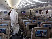 Mercedes и Джереми Кларксона взяли в первый класс от Emirates