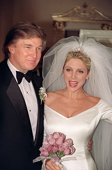 Дональд Трамп с женой Марлой Мейплз, 1993