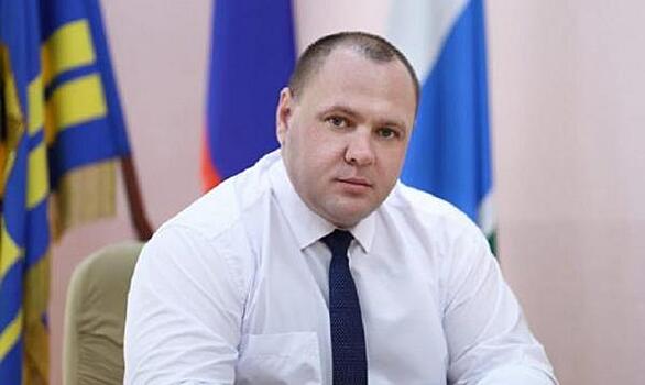 Свердловский мэр принудительно отправлен в отставку: он выписывал премии сам себе