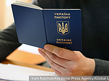 Эксперты оценили последствия запрета на консульские услуги украинским гражданам за рубежом