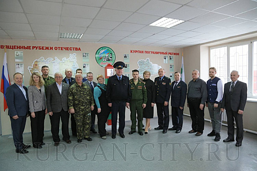 Военком открыл центр для патриотов на курганской «Рублевке»