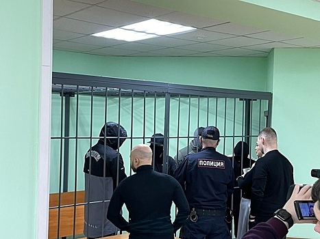 Пятерых жителей Новосибирска приговорили к тюрьме за разгром развлекательного комплекса