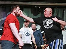 Главное не заплакать. В Барнауле прошел турнир по спортивным пощечинам