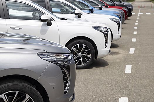 АЕБ: продажи автомобилей в РФ в 2023 году могут вырасти до 1 млн