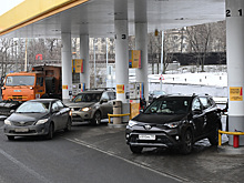 Что происходит с ценами на бензин на российских АЗС: Росстат опубликовал цифры за неделю