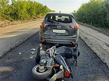 Под Самарой подросток на скутере врезался в Mazda