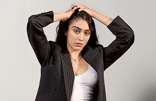 Нецензурные брюки и мамин взгляд: 22-летняя дочь Мадонны стала лицом коллаборации Жана-Поля Готье и Supreme