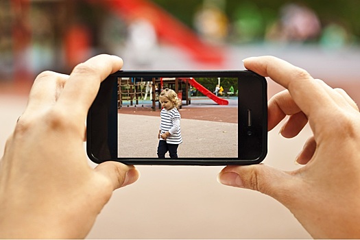 9 причин больше не публиковать фото своих детей в социальных сетях